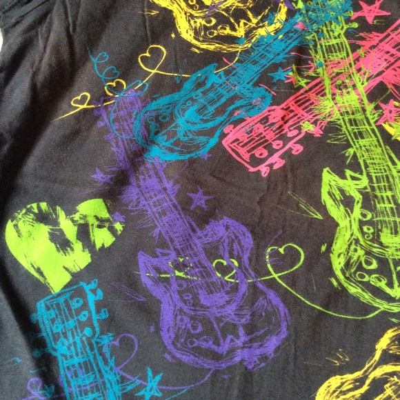 So Sik Graphic Tee - Picture 5 of 5